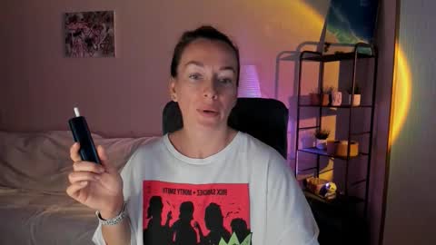 Snapshot of save_the_qween chatting on 9, 9, 2025 save the qween online show from 9, 9, 2025