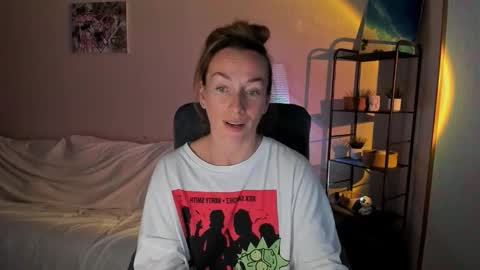 Snapshot of save_the_qween chatting on 10, 9, 2025 save the qween online show from 10, 9, 2025