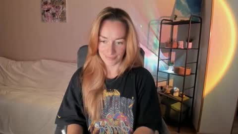 Snapshot of save_the_qween chatting on 3, 10, 2025 save the qween online show from 3, 10, 2025