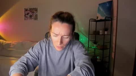 Snapshot of save_the_qween chatting on 22, 10, 2025 save the qween online show from 22, 10, 2025