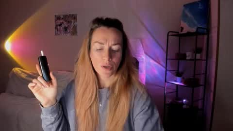 Snapshot of save_the_qween chatting on 26, 10, 2025 save the qween online show from 26, 10, 2025