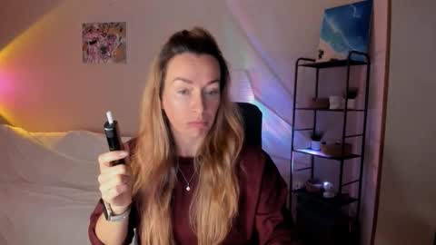 Snapshot of save_the_qween chatting on 28, 10, 2025 save the qween online show from 28, 10, 2025