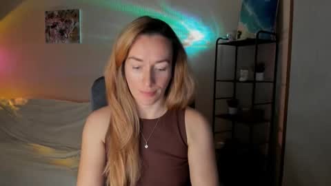 Snapshot of save_the_qween chatting on 14, 11, 2025 save the qween online show from 14, 11, 2025