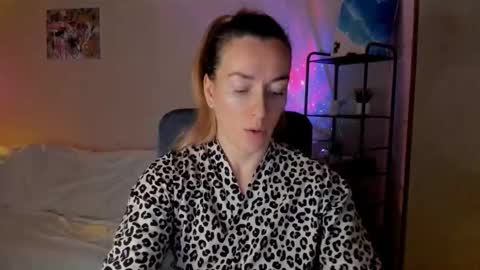 Snapshot of save_the_qween chatting on 28, 11, 2025 save the qween online show from 28, 11, 2025