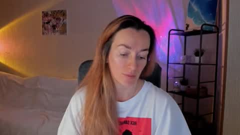 Snapshot of save_the_qween chatting on 18, 12, 2025 save the qween online show from 18, 12, 2025