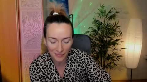 Snapshot of save_the_qween chatting on 10, 1, 2026 save the qween online show from 10, 1, 2026