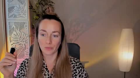 Snapshot of save_the_qween chatting on 10, 2, 2026 save the qween online show from 10, 2, 2026