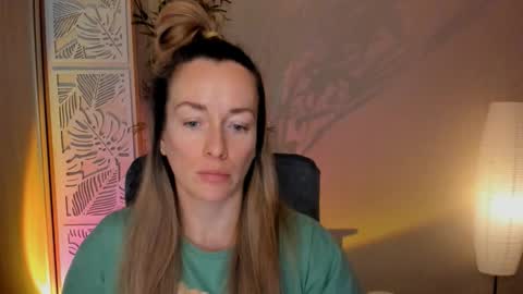 Snapshot of save_the_qween chatting on 14, 2, 2026 save the qween online show from 14, 2, 2026