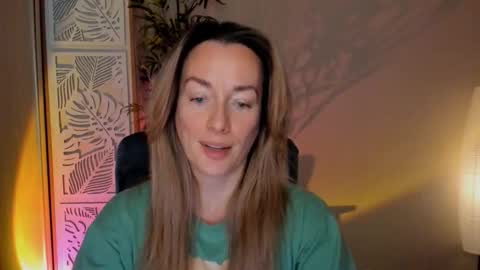 Snapshot of save_the_qween chatting on 16, 2, 2026 save the qween online show from 16, 2, 2026