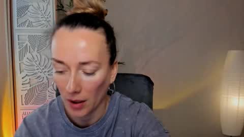 Snapshot of save_the_qween chatting on 23, 2, 2026 save the qween online show from 23, 2, 2026