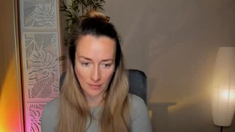 Snapshot of save_the_qween chatting on 25, 2, 2026 save the qween online show from 25, 2, 2026