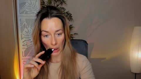 Snapshot of save_the_qween chatting on 28, 2, 2026 save the qween online show from 28, 2, 2026