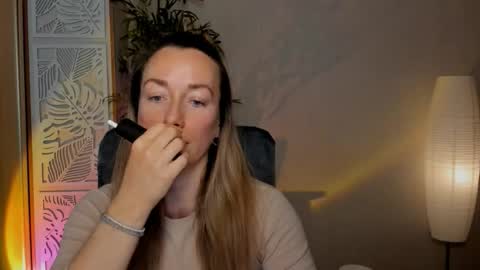 Snapshot of save_the_qween chatting on 1, 3, 2026 save the qween online show from 1, 3, 2026