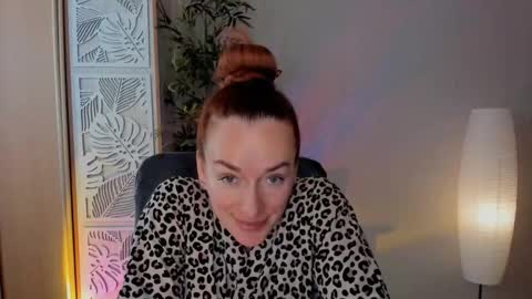 Snapshot of save_the_qween chatting on 19, 3, 2026 save the qween online show from 19, 3, 2026