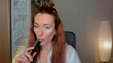 Snapshot of save_the_qween chatting on 4, 4, 2026 save the qween online show from 4, 4, 2026