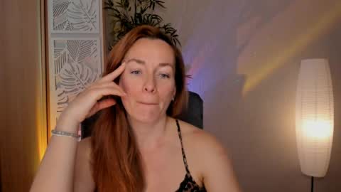 Snapshot of save_the_qween chatting on 14, 4, 2026 save the qween online show from 14, 4, 2026