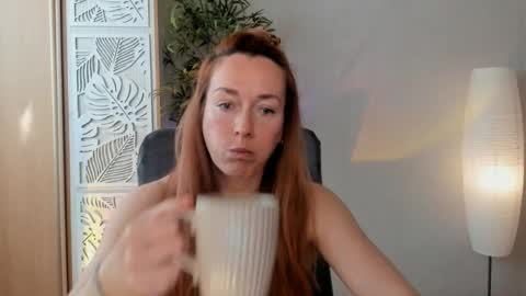 Snapshot of save_the_qween chatting on 15, 4, 2026 save the qween online show from 15, 4, 2026