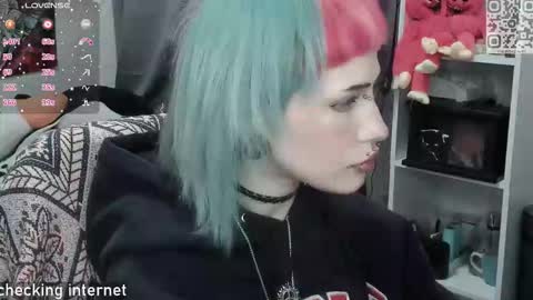 pronoun she. name Mary. age 21. online show from 18, 2, 2026