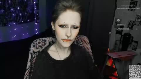 pronoun she. name Mary. age 21. online show from 27, 4, 2026