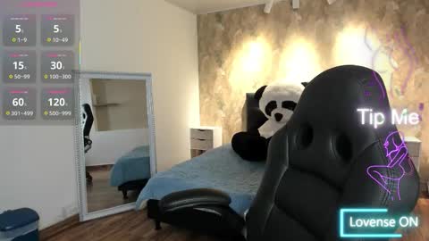 Saya Amaretto  online show from 6, 10, 2025