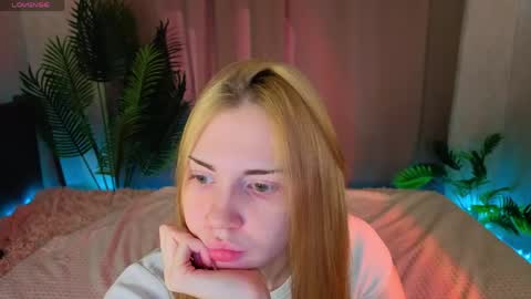 Snapshot of sayl0r_moon chatting on 9, 5, 2026 Kira GMT 7 Mon Thu-Sun 0800am-0200pm online show from 9, 5, 2026