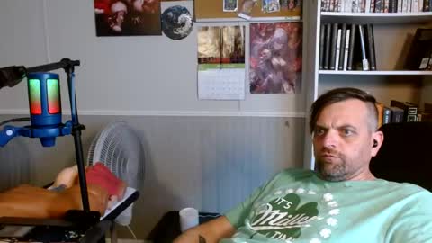 Snapshot of scarecrow2wm chatting on 31, 7, 2026 Kent Clark online show from 31, 7, 2026