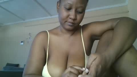 scarlet_25142359 online show from 19, 9, 2025