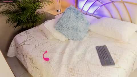 Snapshot of scarlet__hill chatting on 5, 1, 2025 scarlet hill online show from 5, 1, 2025