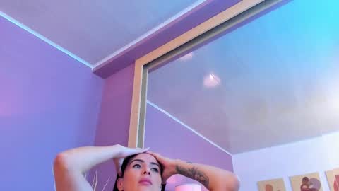 Scarlet Edwars online show from 18, 2, 2025