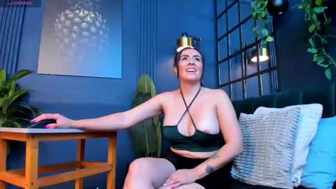 Scarlet Edwars online show from 16, 3, 2026