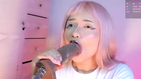 scarlet_gold online show from 10, 4, 2026