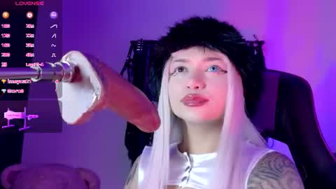 scarlet_gold online show from 19, 6, 2026