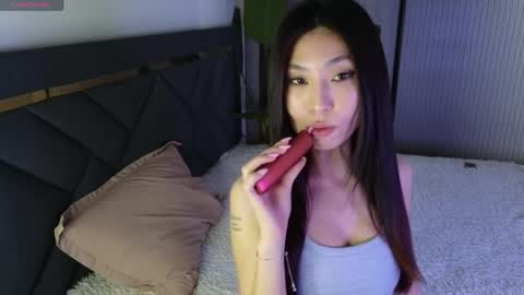 Snapshot of scarlet_ice chatting on 19, 5, 2026 scarlet_ice online show from 19, 5, 2026