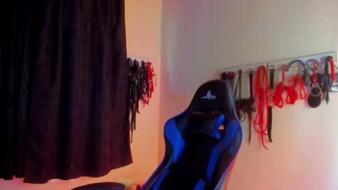 scarlet taylor kennedy online show from 14, 10, 2025