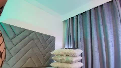 scarlet_queen7 online show from 14, 4, 2026