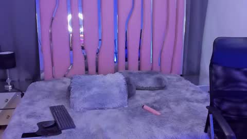 SCARLET online show from 15, 1, 2025