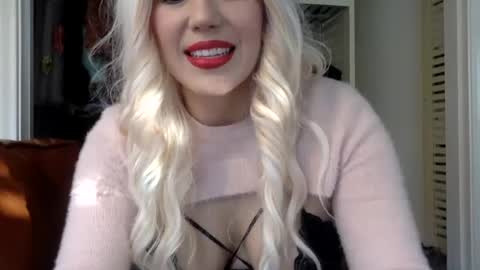 Snapshot of scarlet_whisper chatting on 8, 12, 2024 scarlet whisper online show from 8, 12, 2024