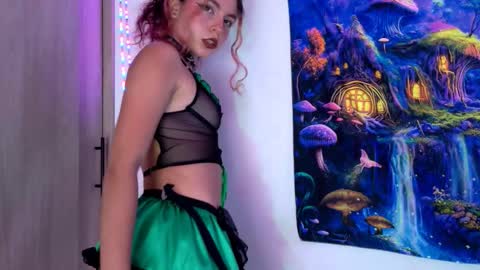 Snapshot of scarletblaze_ chatting on 12, 11, 2025 Scarlet online show from 12, 11, 2025