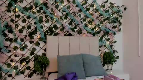 scarlet  online show from 27, 11, 2025