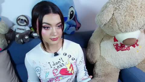 Scarlet online show from 8, 4, 2026