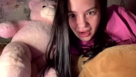 scarletpetal online show from 23, 1, 2025