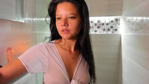 Snapshot of scarletrosee27 chatting on 14, 2, 2025 scarletrosee27 online show from 14, 2, 2025