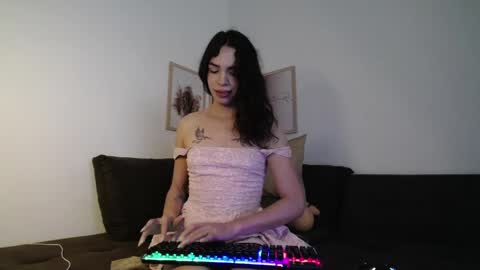 Scarlet online show from 5, 4, 2026