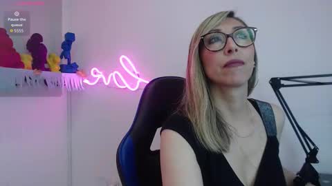 Scarlett online show from 15, 11, 2025