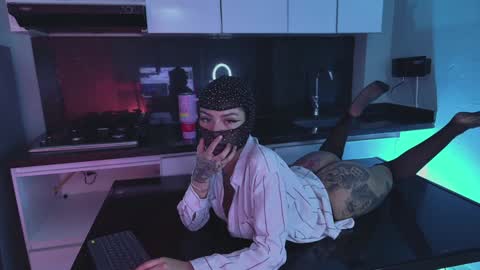 Scarlett Collins online show from 22, 12, 2024