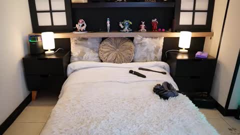 Scarlett Collins online show from 9, 1, 2026