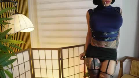 Scarlett Collins online show from 4, 6, 2026