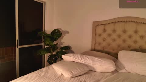 Scarlett Grand online show from 7, 10, 2025