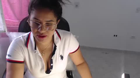 Snapshot of scarlett_liz chatting on 3, 3, 2025 Scarlett online show from 3, 3, 2025