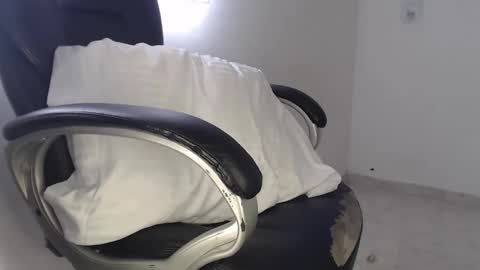 Snapshot of scarlett_liz chatting on 4, 3, 2025 Scarlett online show from 4, 3, 2025